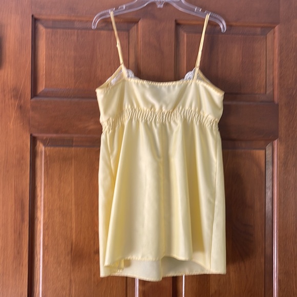 Beautiful pale yellow and white eyelet Cami size S - Picture 4 of 8